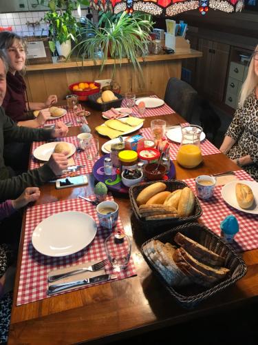 อาหารและเครื่องดื่ม, BlackPearl Boat&Breakfast in แตนูเซ็น