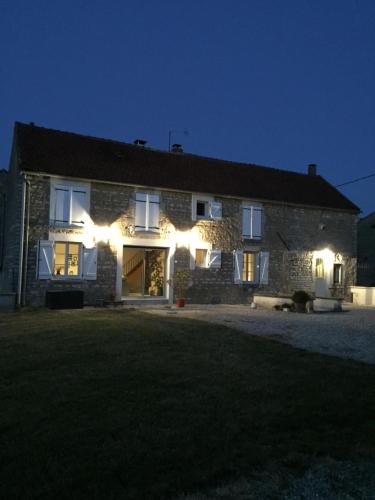 La maison de Lucien, gîte au cœur du vignoble Chablisien - Location saisonnière - Préhy