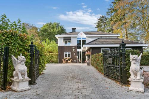 ทัศนียภาพภายนอกโรงแรม, Hotel Garni Villa Arrisja in เอฟเดอ