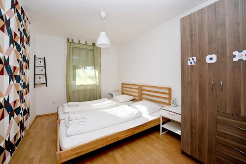 Guestroom, iHome Apartment 5.0 in Budaivaros