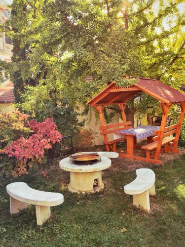 Bogoly Apartman - image 11