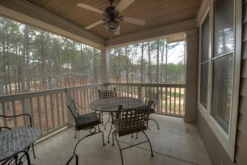 The Village Condo in กรีนสโบโร (GA)