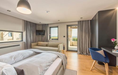 Exclusive Living Villas - image 14