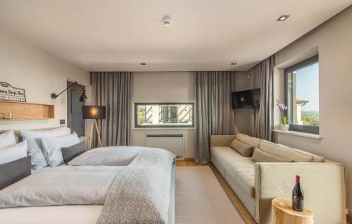 Exclusive Living Villas - image 12