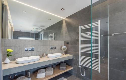 Exclusive Living Villas - image 3