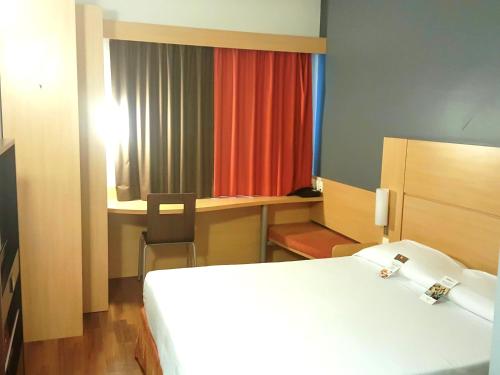 ibis Itu Plaza Shopping Ibis Itu is a popular choice amongst travelers in Itu, whether exploring or just passing through. The property offers a high standard of service and amenities to suit the individual needs of all trave