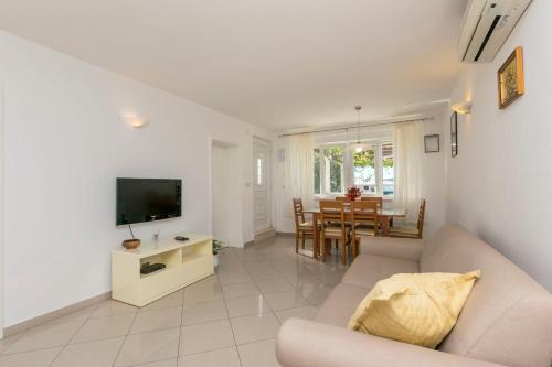 Apartments Maja - image 13