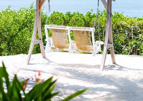 Parrot Key Hotel & Villas - image 8