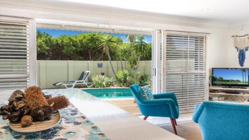 Barefoot in Lennox- Beachfront Pool