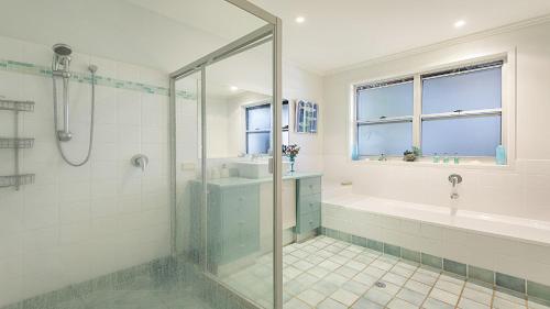 Bathroom, Moana Retreat in Lennox Head