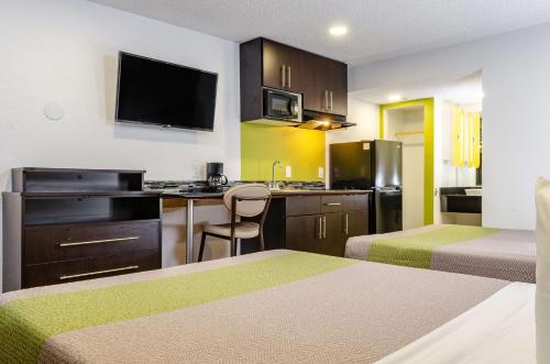 Studio 6-Fresno, CA - Extended Stay