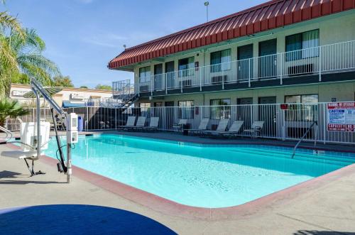 Motel 6-Fresno, CA - Yosemite Hwy