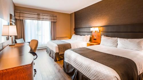 Queen Room with Two Queen Beds - Non Smoking