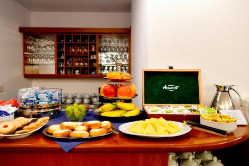 Hotel Coronet - main image