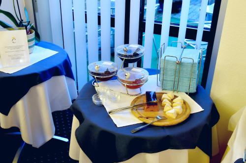 Hotel Coronet - image 14