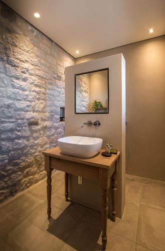 167967252 BASSA MAINA Villas & Suites