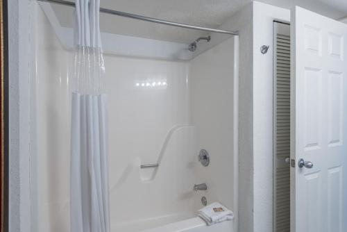 Sunrise Suites Saint Croix Suite #212 - image 3