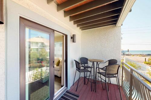 Costa Vista Townhomes #18 - image 2