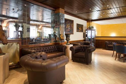Shared lounge/TV area, Grand Hotel del Parco in Pescasseroli