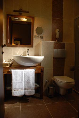 ห้องน้ำ, The Liwan Boutique Hotel in แอนทัคยา