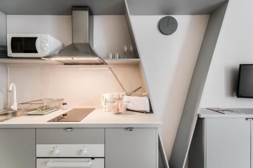  The Grey - Studio apartment with SLEEPING LOFT in the center of Budapest in Budapest