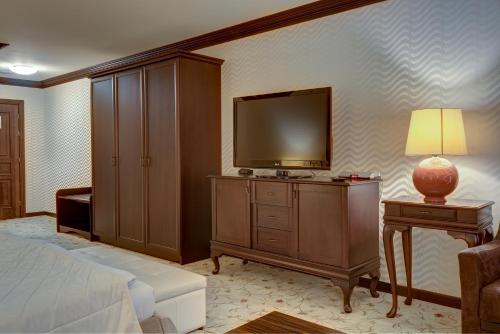 Shiroka Laka Hotel - image 9