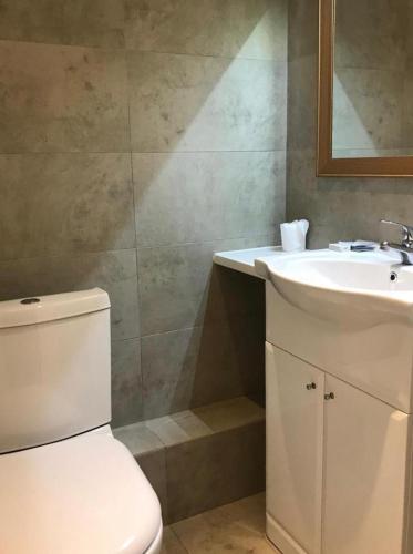 Bagno, The Bull and Bush Hotel Kingston in Kingston upon Thames