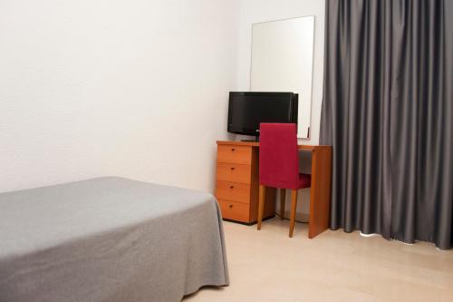 Single Room image 5