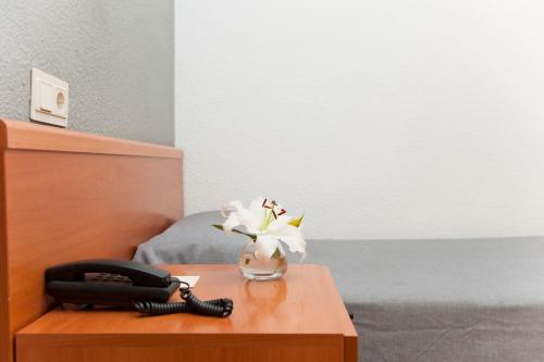 Single Room image 6