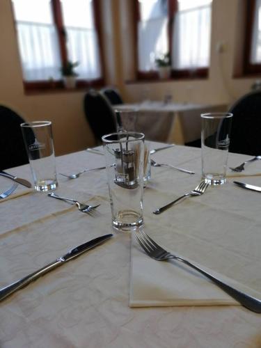 Food and beverages, Ipari Park Panzio in Szolnok