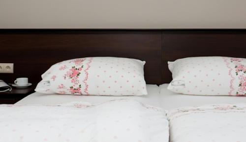 2 twin beds