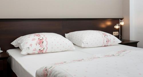 1 double bed