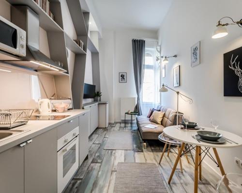  The Grey - Studio apartment with SLEEPING LOFT in the center of Budapest in Budapest