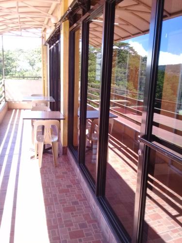 ASHBURN'S Transient Baguio - BUDGET Accommodation in Baguio