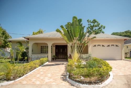 Vue extérieure, Tropical Escape Villa in Saint Ann's Bay