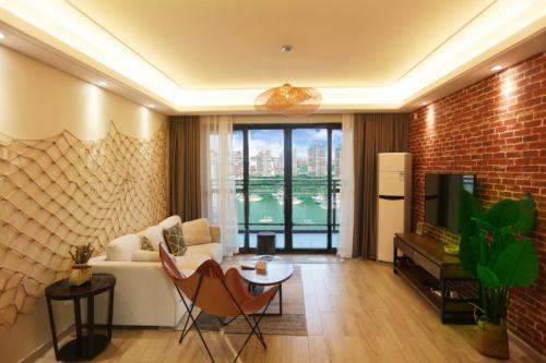 Sanya·Dadonghai Tourist Area· Locals Apartment 00131540