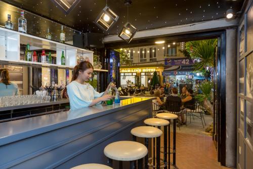 Le House Boutique Hotel - 100m to the beach - image 2