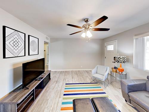 7419 E Belleview Home - image 4