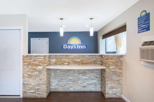 Days Inn by Wyndham Elmsford