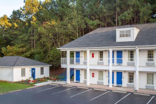 Baymont by Wyndham Greenwood in Greenwood, USA