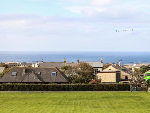 Myles View Penzance - image 12
