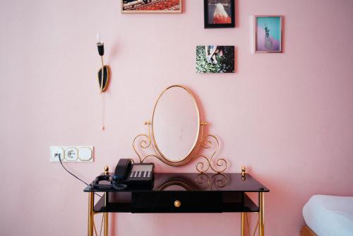 Standard Single Room image 5