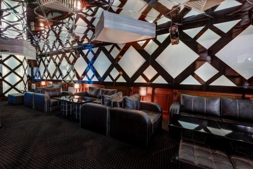 Shiroka Laka Hotel - image 2