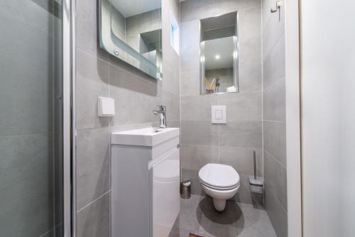 Canal-View Studio in Jordaan, Smart TV 3