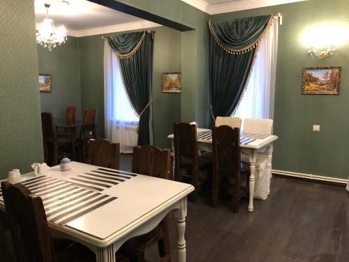 Uyut Hotel