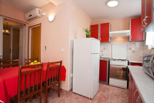 Apartments Kraljic - image 14