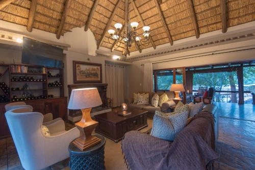 Szórakozási lehetőségek, Waterbuck Game Lodge Thornybush Nature Reserve in Thornybush vadrezervátum