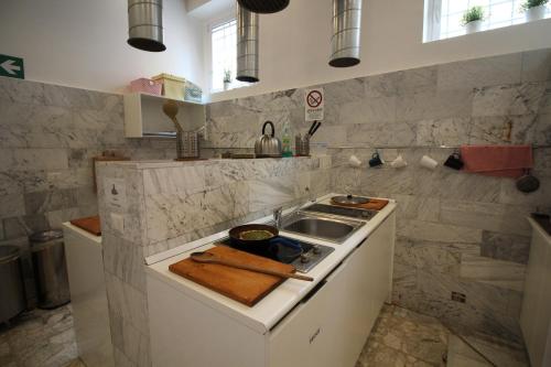 ห้องครัว, นิว เจนเนอเรชั่น โฮสเทล ซานตามาเรีย มัจจอเร (New Generation Hostel Santa Maria Maggiore) in โรม