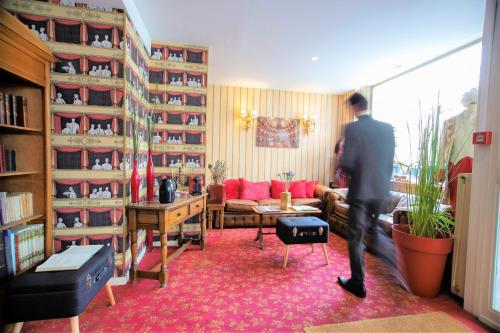 Shared lounge/TV area, Hotel du Theatre in Paris