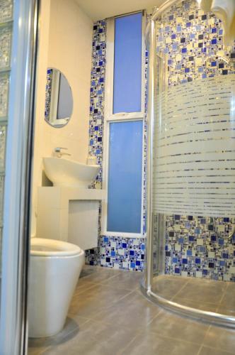 Bathroom, Hotel Star Shell in Male City and Airport